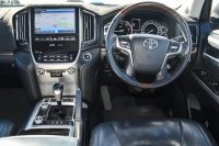 Toyota Land Cruiser Sahara 200 Series V8 photo 6