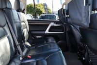 Toyota Land Cruiser Sahara 200 Series V8 photo 9