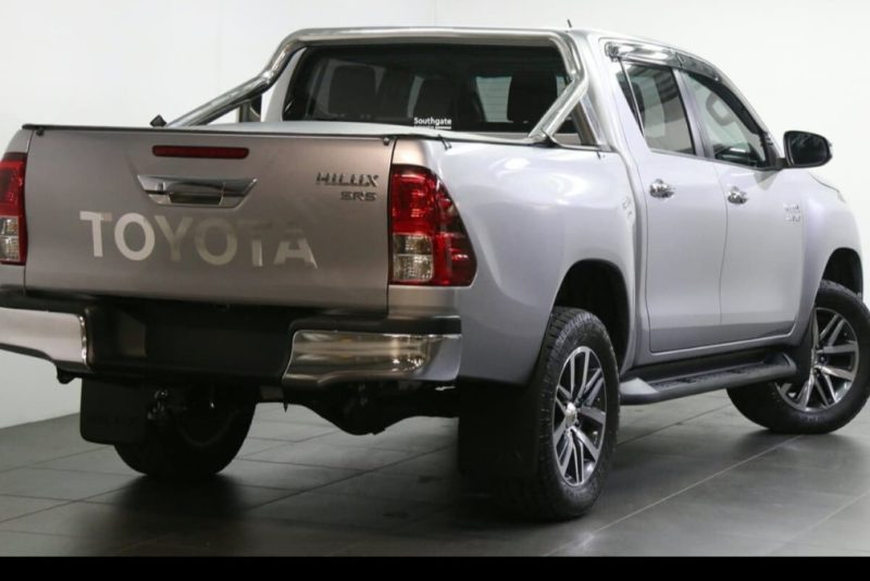 Toyota HiLux SR5